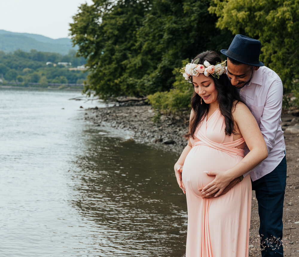 plum point maternity photo session crys torres photography