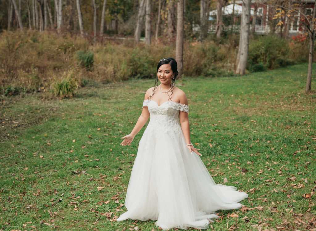 bride sees groom for the first time first look