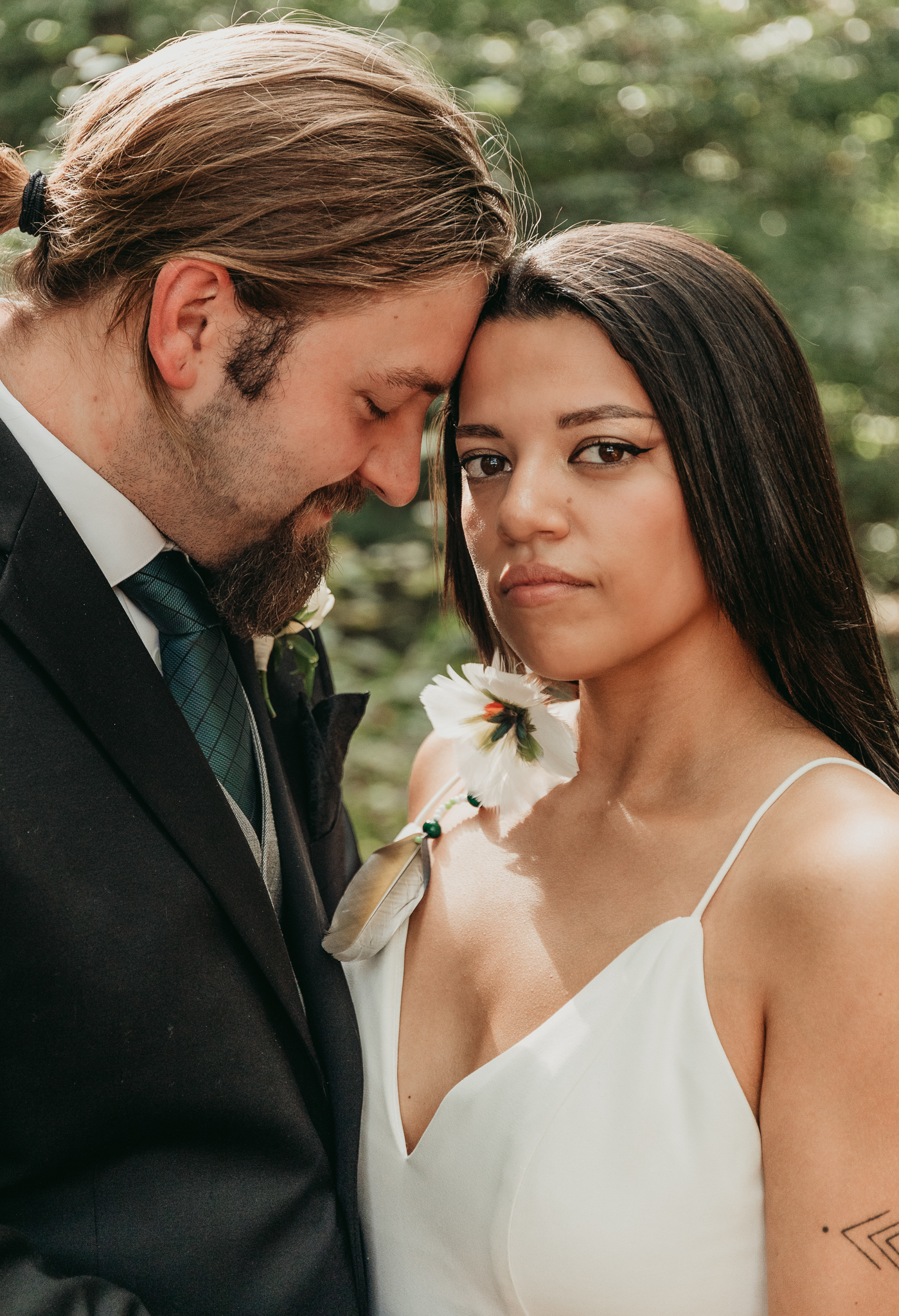 bridal portraits back yard wedding new paltz new york crys torres photography